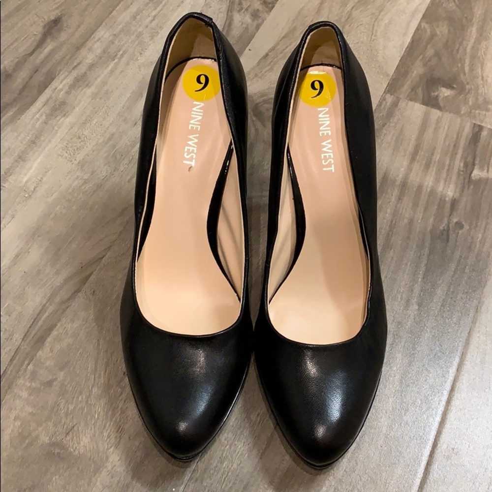 Heels - Nine West - Size 9 - Black